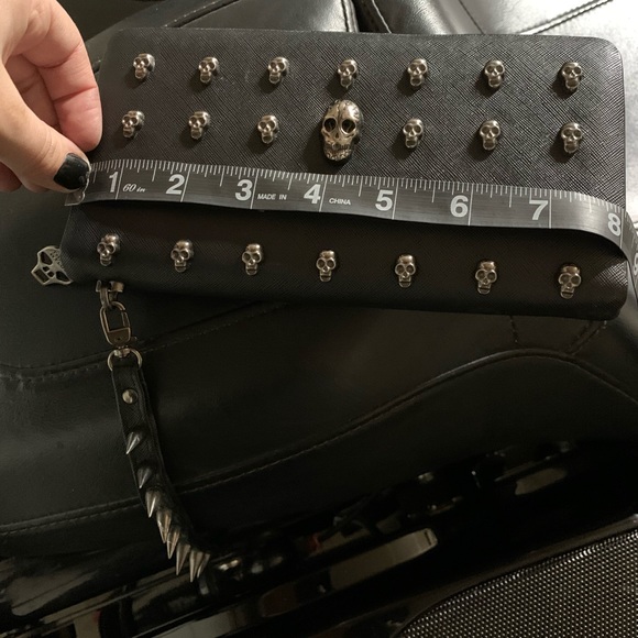 тнσмαѕ ωуℓ∂є ѕкυℓℓ ¢ℓυтн ωιтн ¢υѕтσм ѕριкєѕ ☠️ - Picture 6 of 8